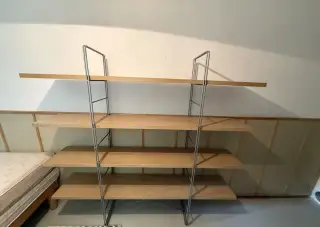 policový regál IKEA Enetri, police Niels Gammelgard