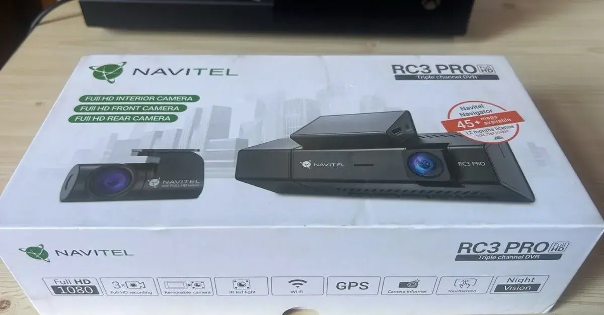 Autokamera NAVITEL RC3 PRO – 3 kamery, Full HD, GPS