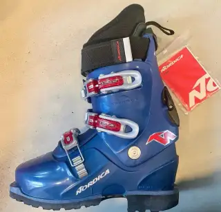 Nové komfortní lyžáky Nordica vel EU 38 / US 6 / UK 5