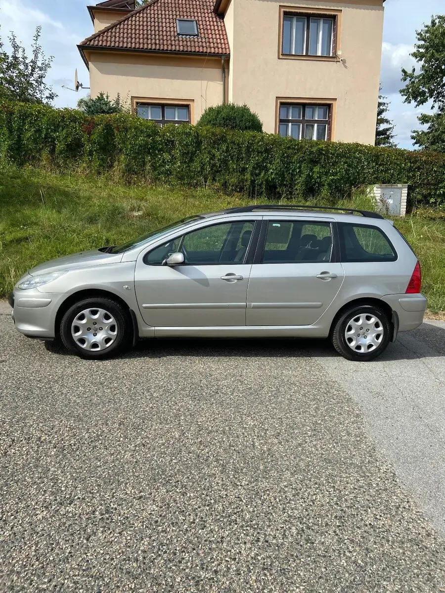 Peugeot 307 – 2006, 130 000 km
