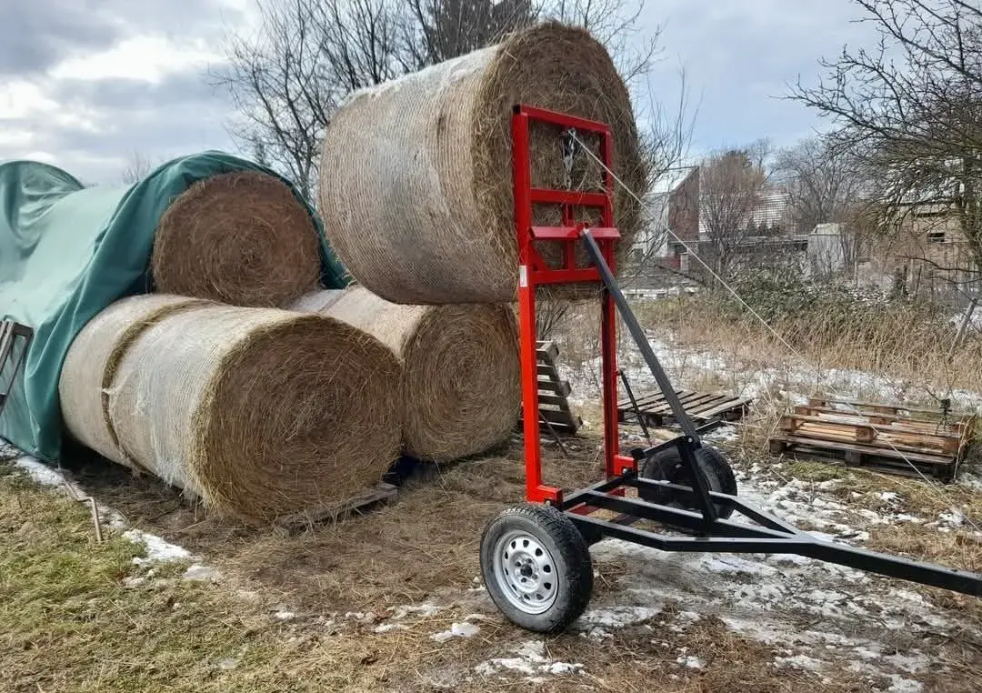 Stohovač kulatých balíků do 400kg