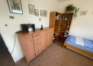 Skříně (dohromady nebo samostatně)