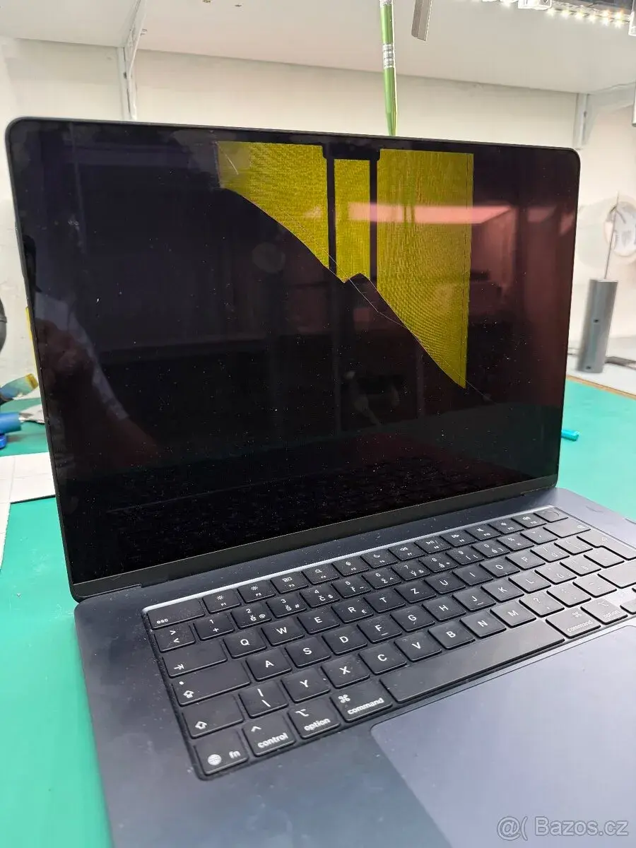 MacBook Air M1-M5,MacBook Pro - oprava/servis, LCD displeje