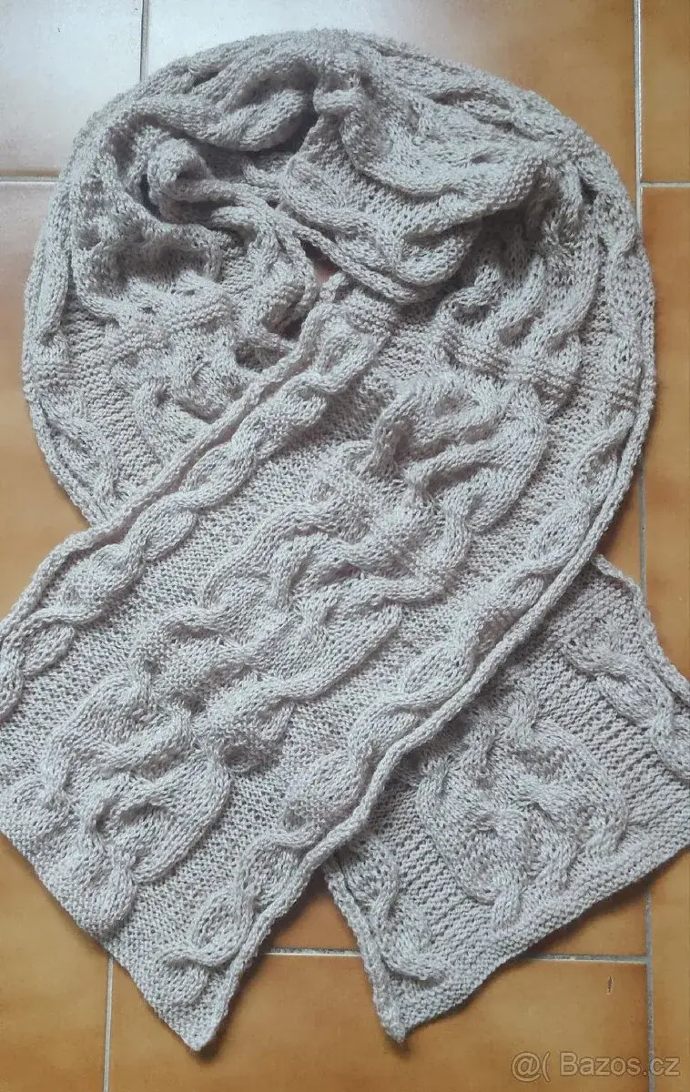 RUČNĚ PLETENÁ, NOVÁ, SVĚTLE KÁVOVÁ ŠÁLA: 1,6m x 30cm