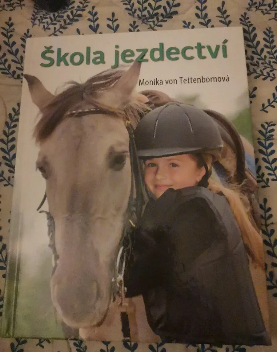 Kniha Škola jezdectví