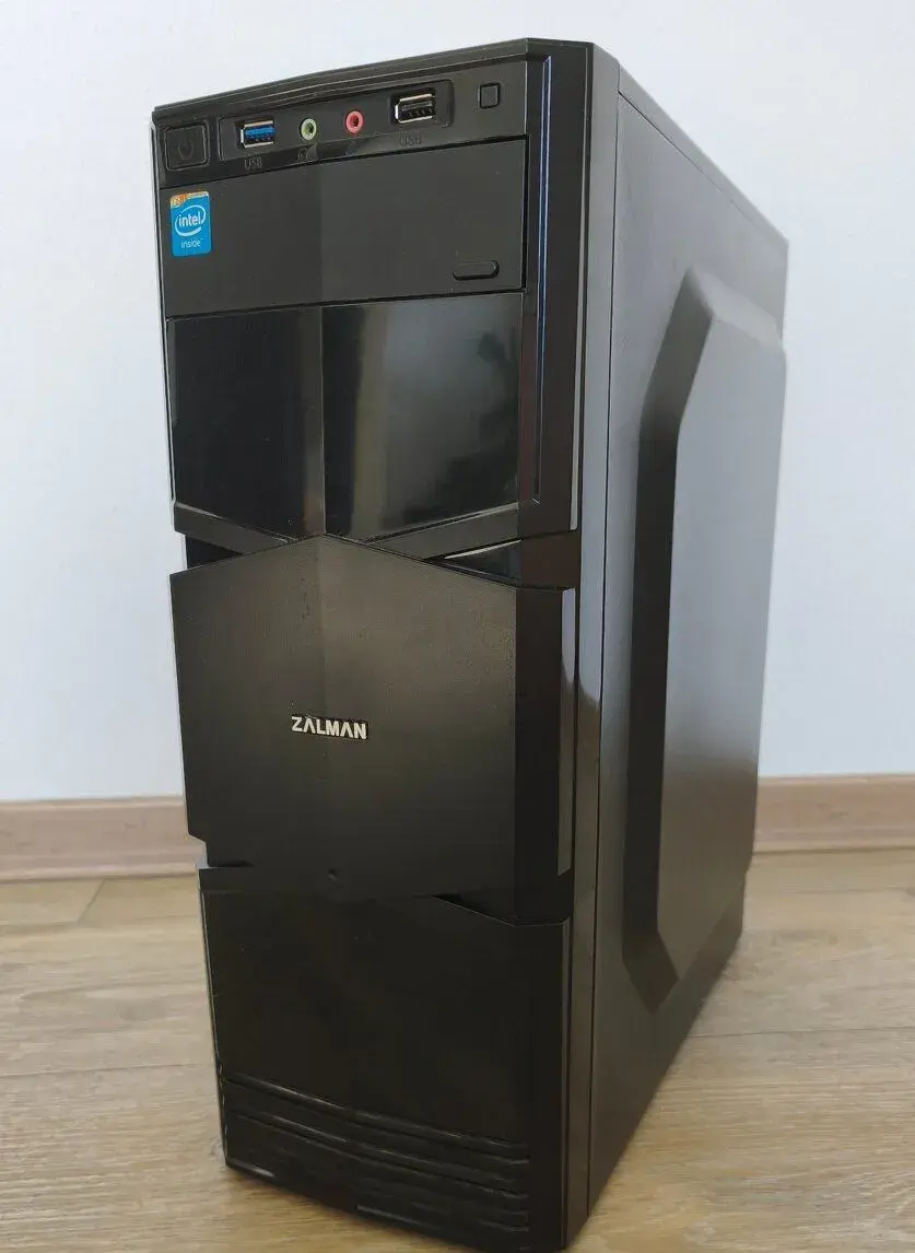 Skříň Zalman ZM-T3