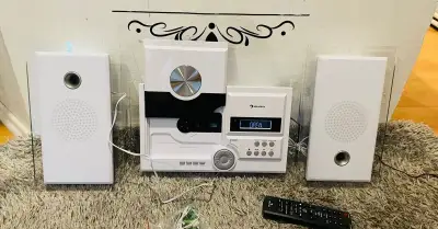 Nový stereo systém s CD , BT, radio , USB Auna. Lze zaslat