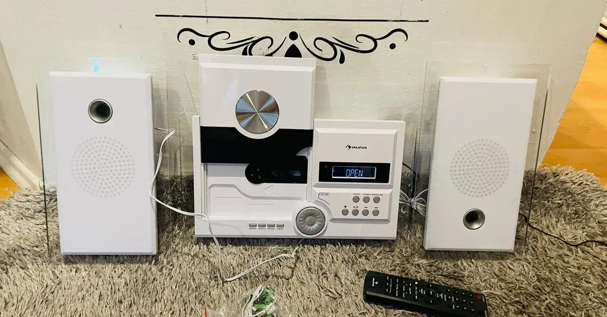 Nový stereo systém s CD , BT, radio , USB Auna. Lze zaslat