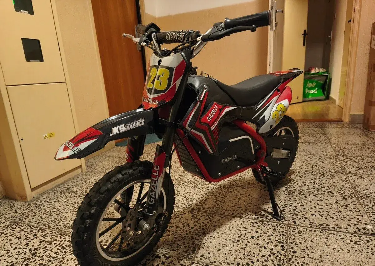 Elektrická motorka pro děti