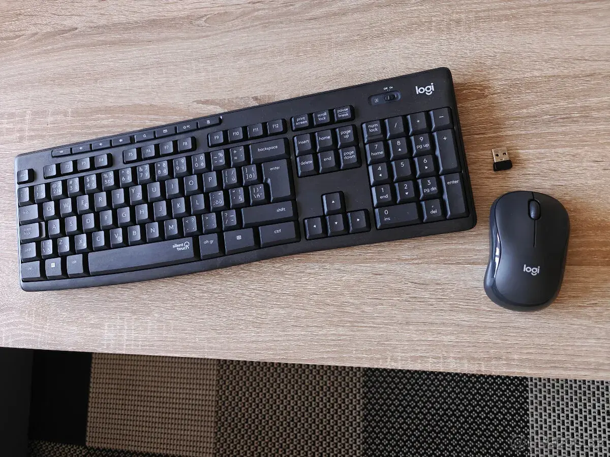 Logitech MK295 bezdrátová myš s klávesnicí