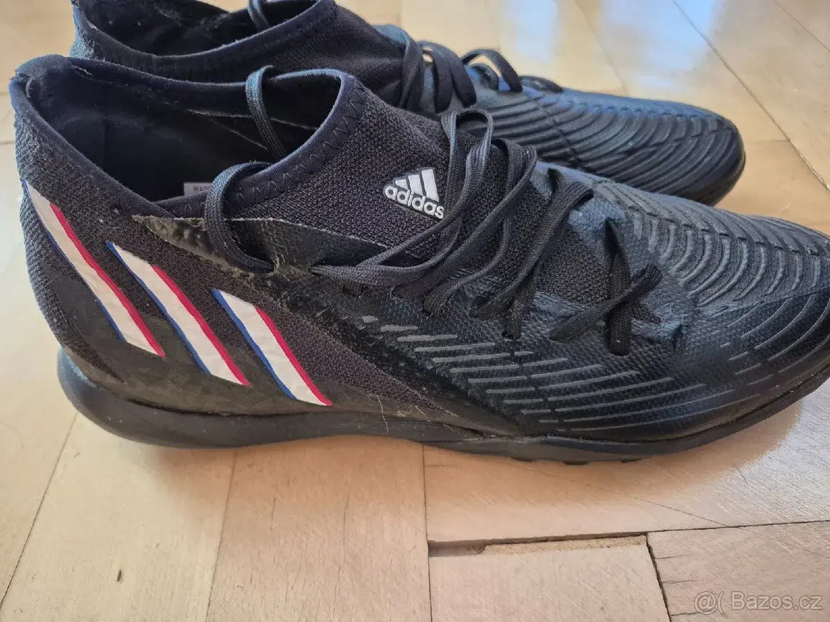 Turfy Adidas Predator Edge