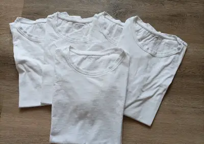 Bílá bavlněná trička vel. 158