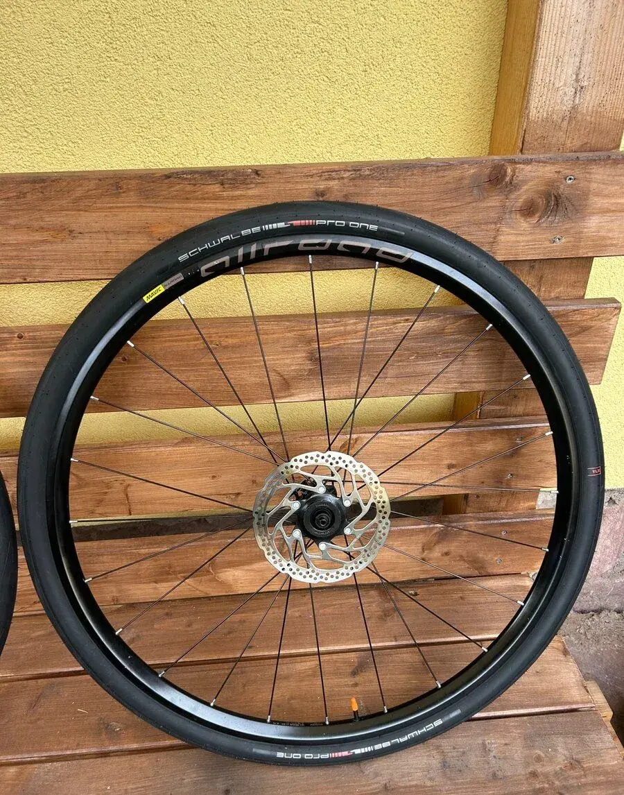 Zapletená kola Mavic