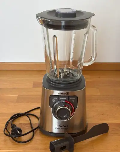 Stolní mixér Tefal Perfectmix Plus - ZÁRUKA, párkrát použitý