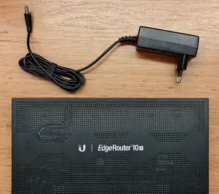 Ubiquiti UISP EdgeRouter 10X (ER-10X) - Kompletni baleni