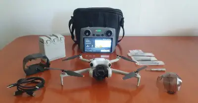 DJI Mini 4 Pro Fly More Combo s RC2 - 500m