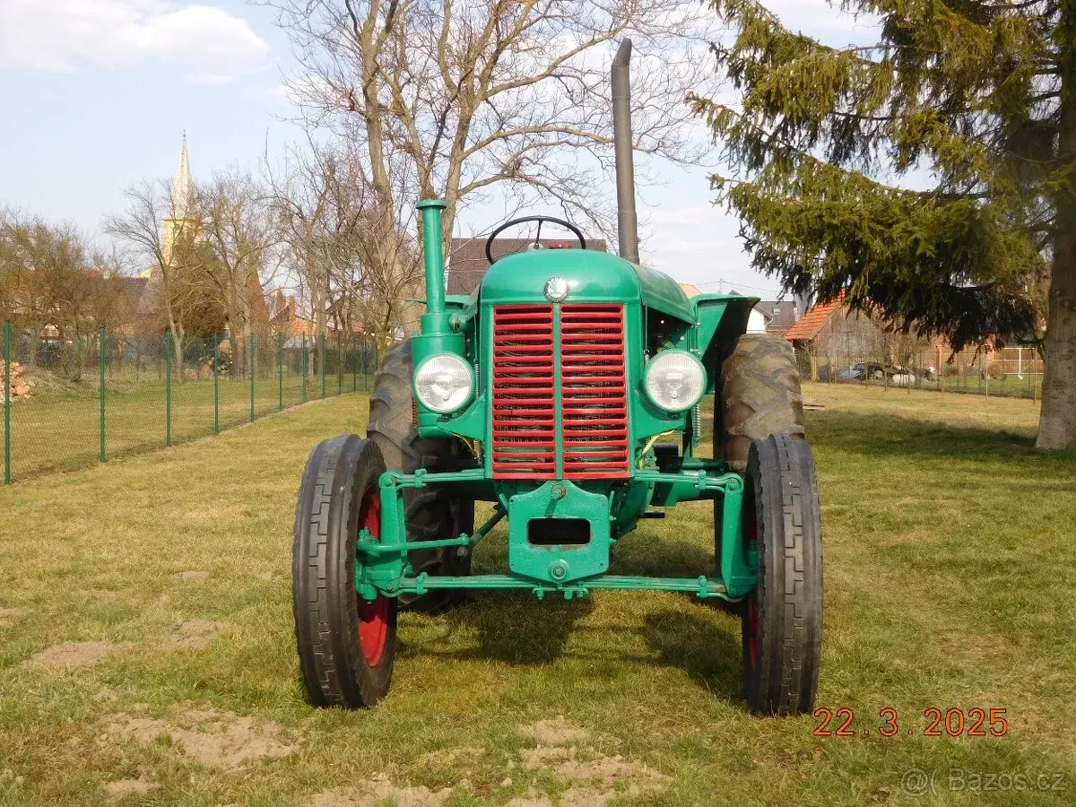 Traktor Škoda 30