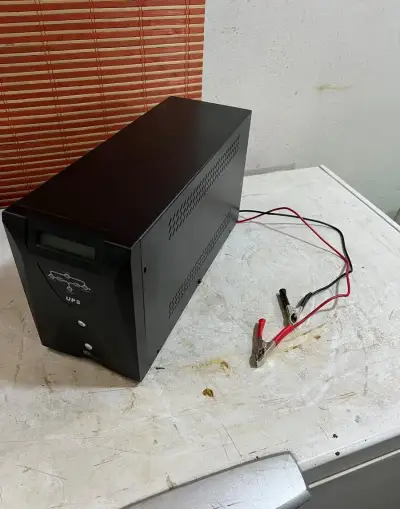 UPS na autobaterii 24V, 2000VA