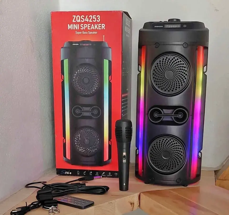 Solární bluetooth reproduktor 16W, výška 40 cm, mikrofon, dá