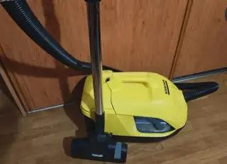 Kärcher DS6 Bezsáčkový vysavač s vodním filtrem
