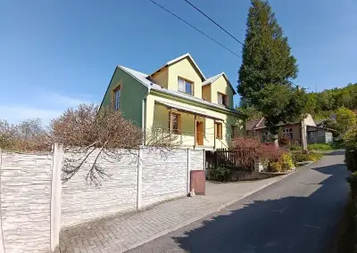 Rodinný dům 2x 4kk ,pozemek 884m2 ,Lhota pod Košířem