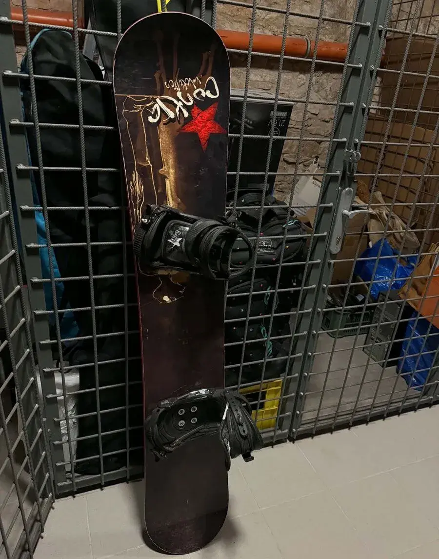 Snowboard + vázání + boty