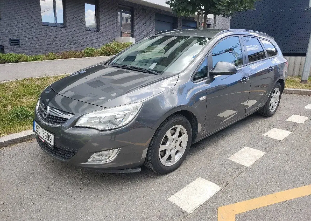 Opel Astra – 2012, 70 000 km