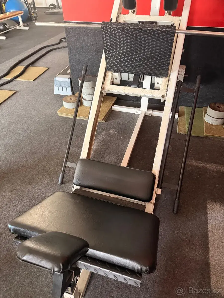 Profi legpress - hacken 2v 1 plus 300kg kotouċe