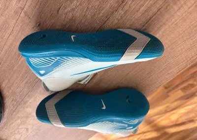 Salovky Nike 36.5 EU