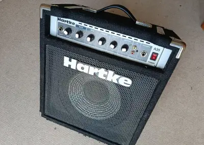 kombo pro kytaru, klávesy, baskytaru HARTKE A35
