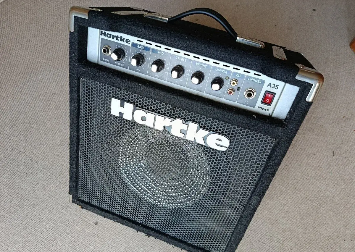 kombo pro kytaru, klávesy, baskytaru HARTKE A35