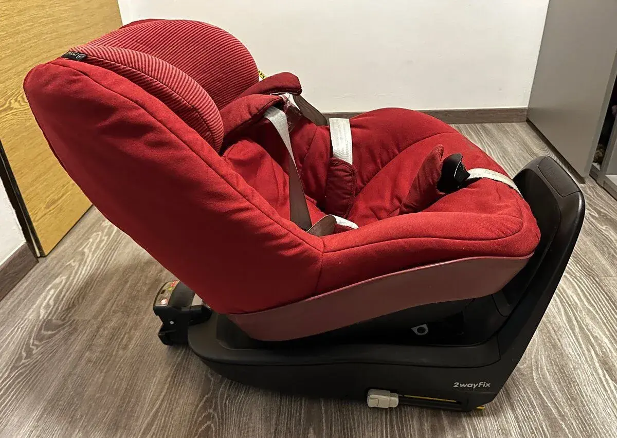 Autosedačka Maxi-Cosi 2way Pearl včetně isofix základny