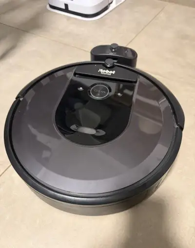 Robotický vysavač Roomba i7