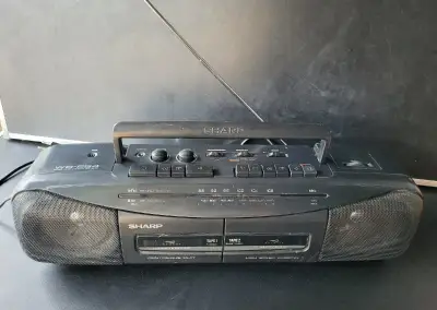Radiomagnetofon SHARP
