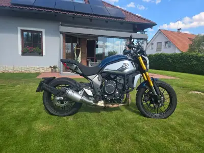 CFMOTO 700CL-X Heritage v plné výbavě i s kufry
