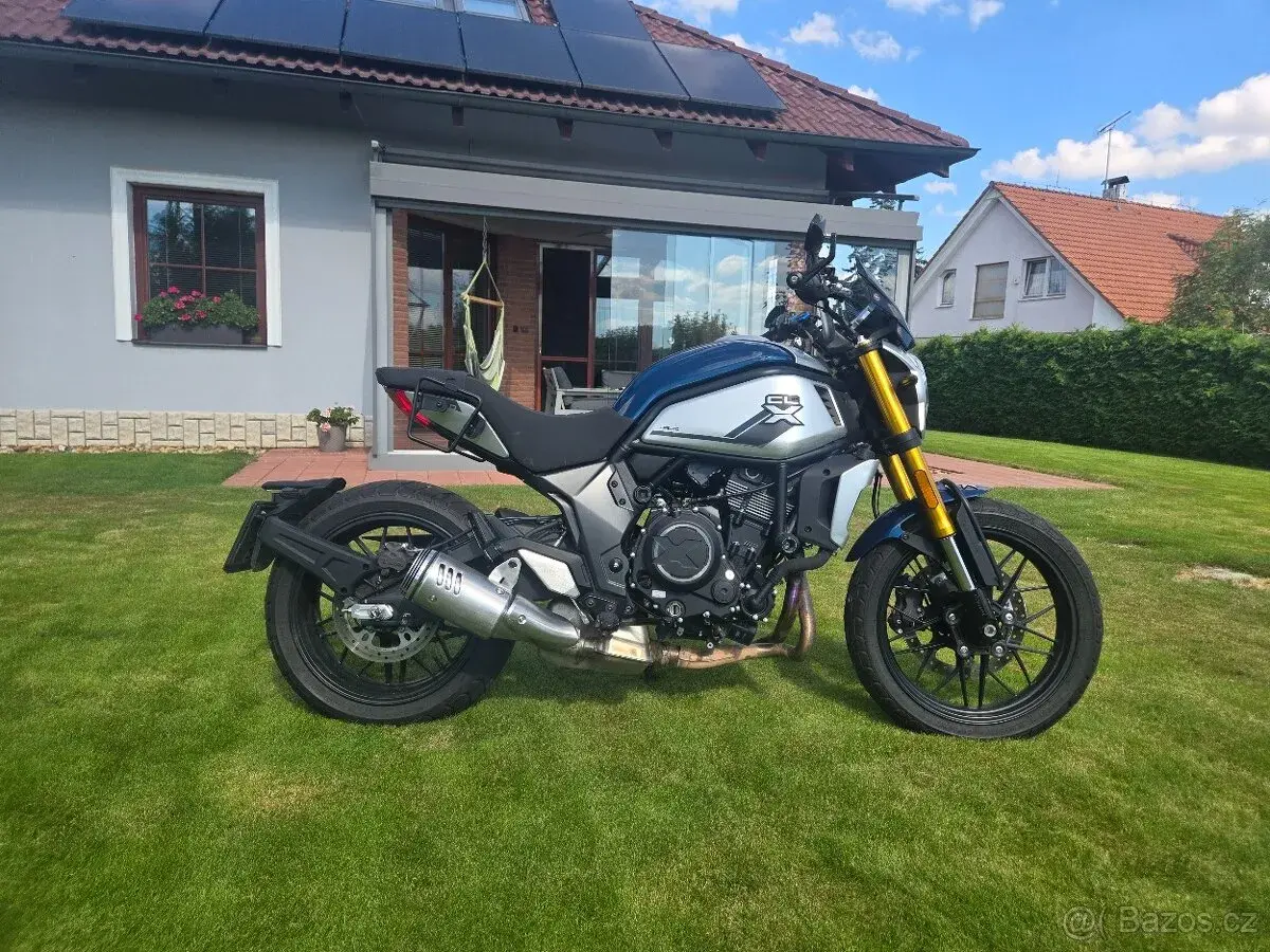 CFMOTO 700CL-X Heritage v plné výbavě i s kufry