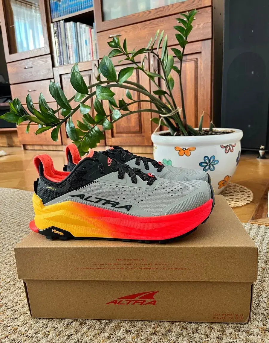 Altra Olympus 6 M