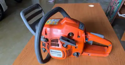 Motorová pila Husqvarna 235 X-TORQ