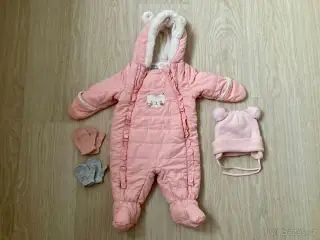 Růžová holčičí kombinéza vel. 68 + čepička + 2x rukavičky