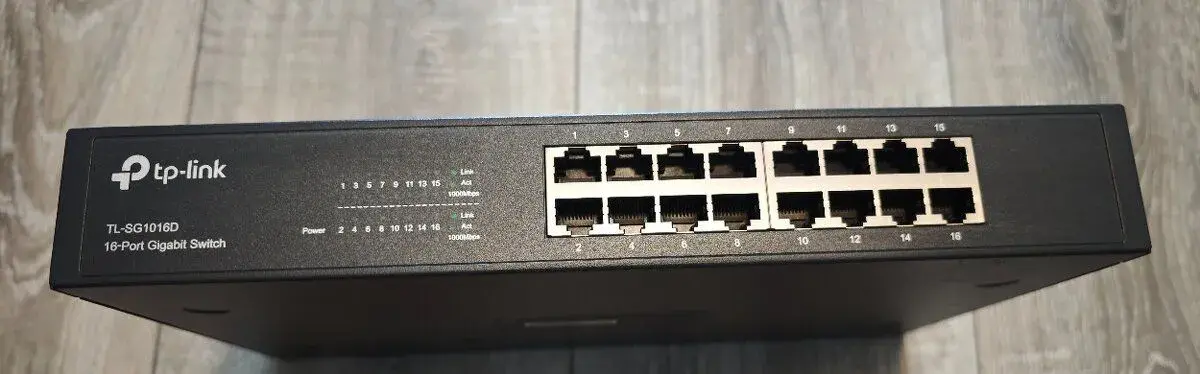 Switch TP-Link TL-SG1016D
