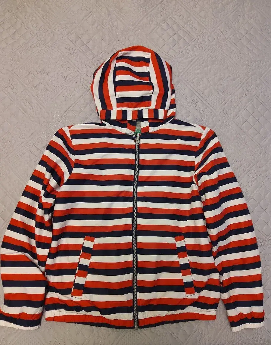 Dětská větrovka zn. BENETTON, vel. 150 / XL