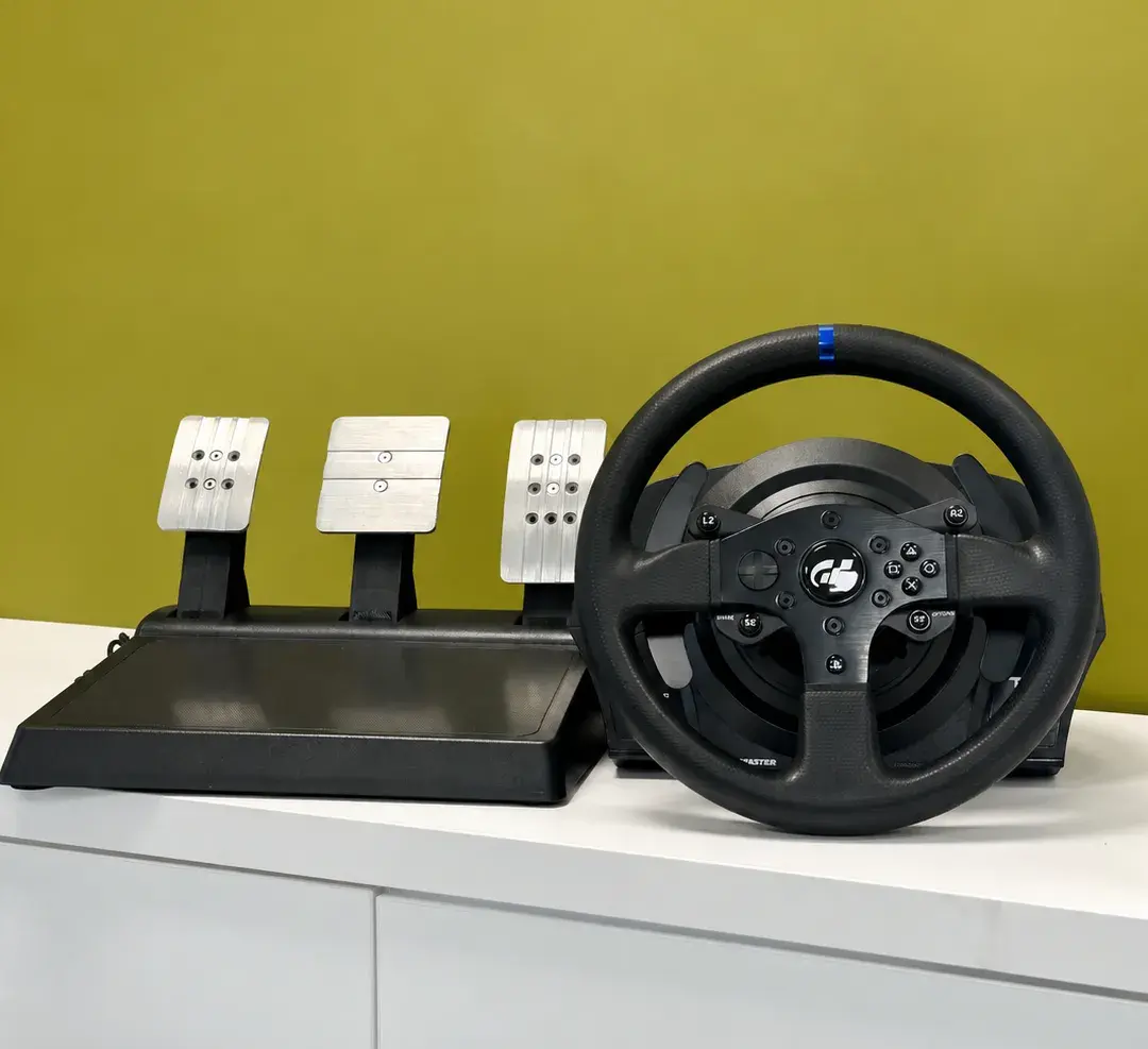 Volant Thrustmaster T300 RS + pedály, Záruka do 11/2027