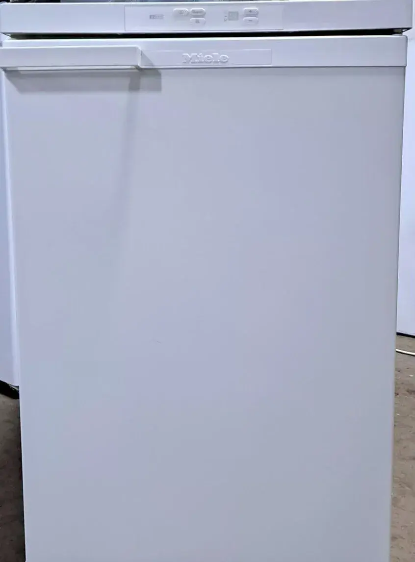 Mrazák 4 šup. Miele.
