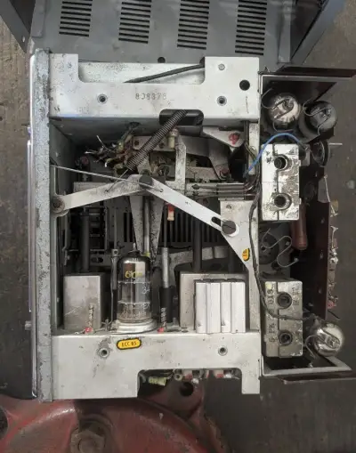 Historické rádio Tesla 2103 BV