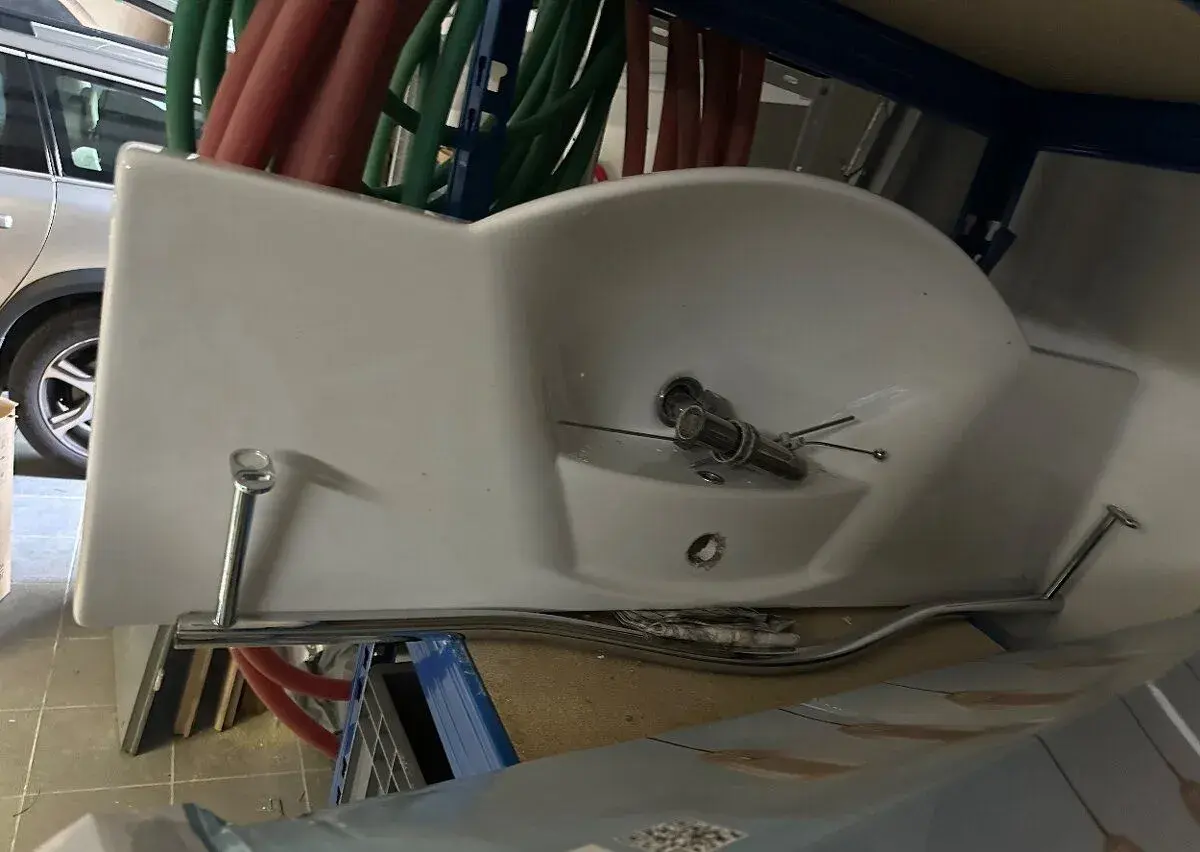 Umyvadlo 110 cm