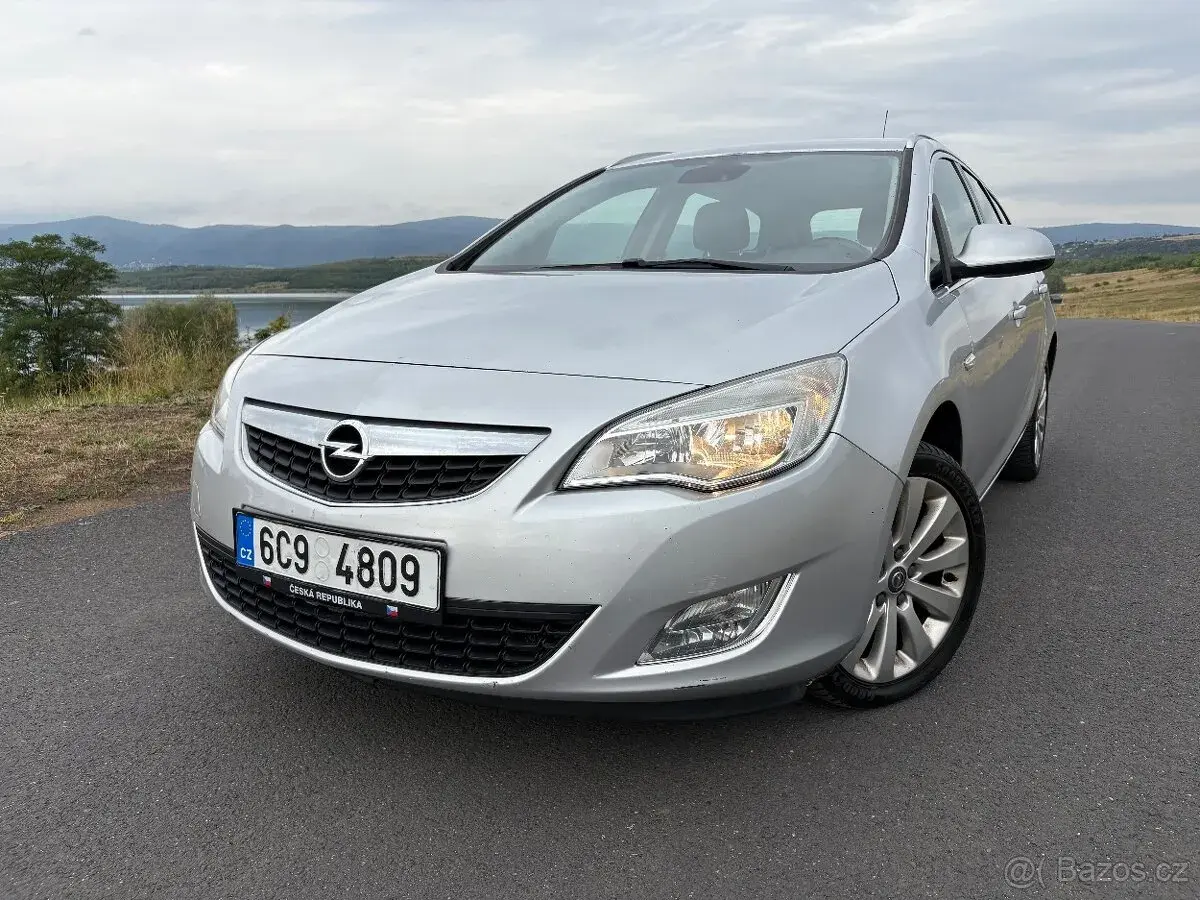 Opel ASTRA – 2011, 316 884 km