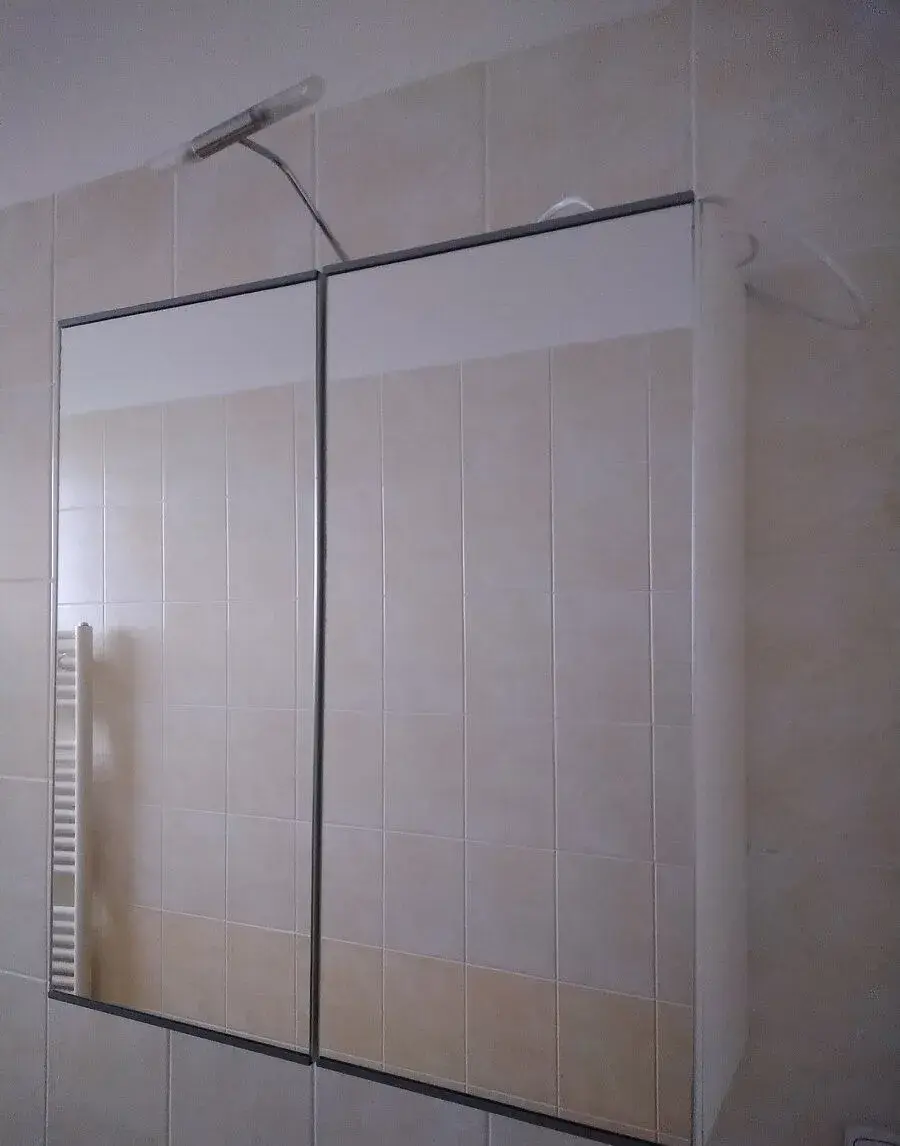 SVĚTLO NA KOUPELNOVOU SKŘÍŇKU