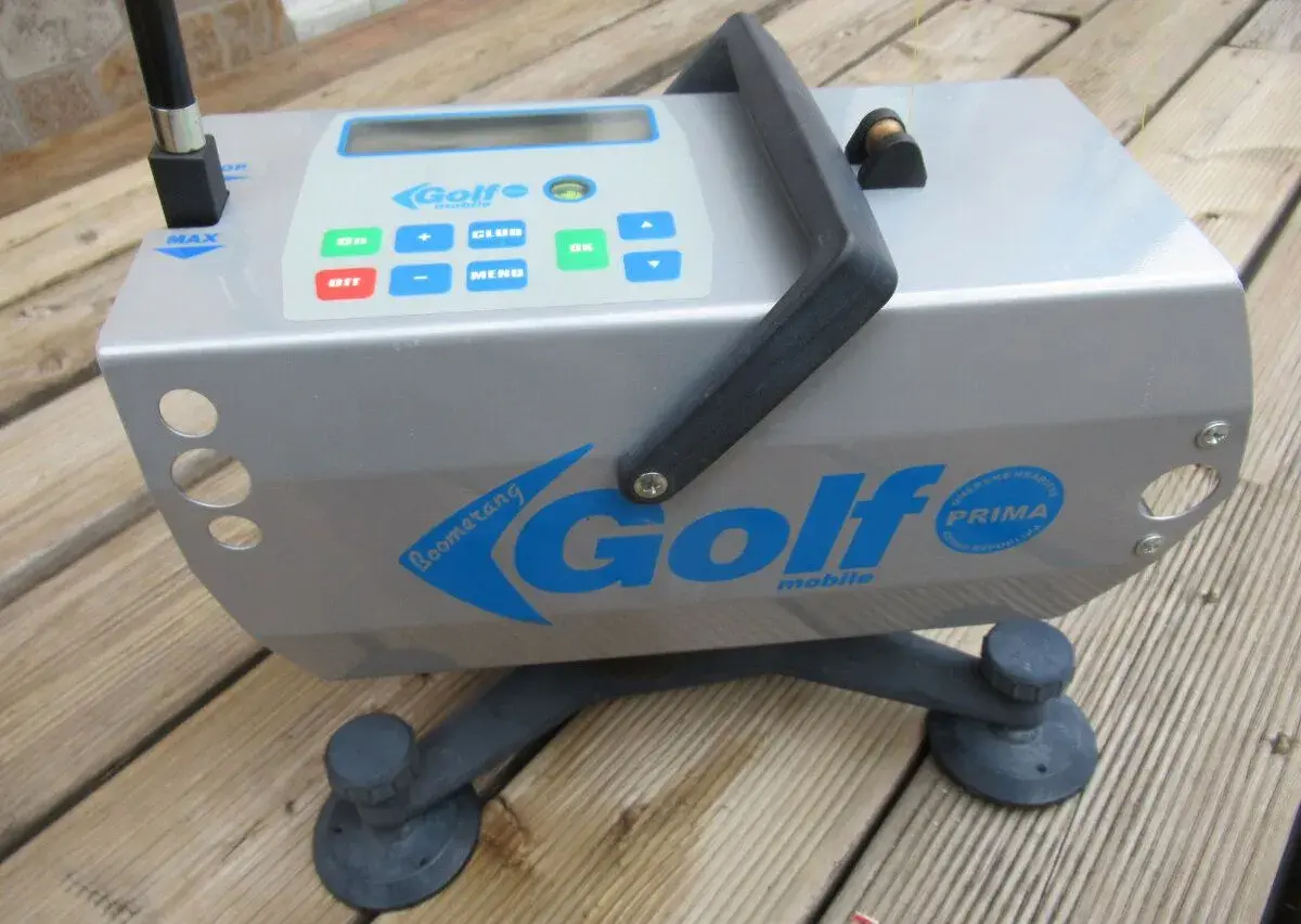 GOLFOVÝ TRENAŽÉR