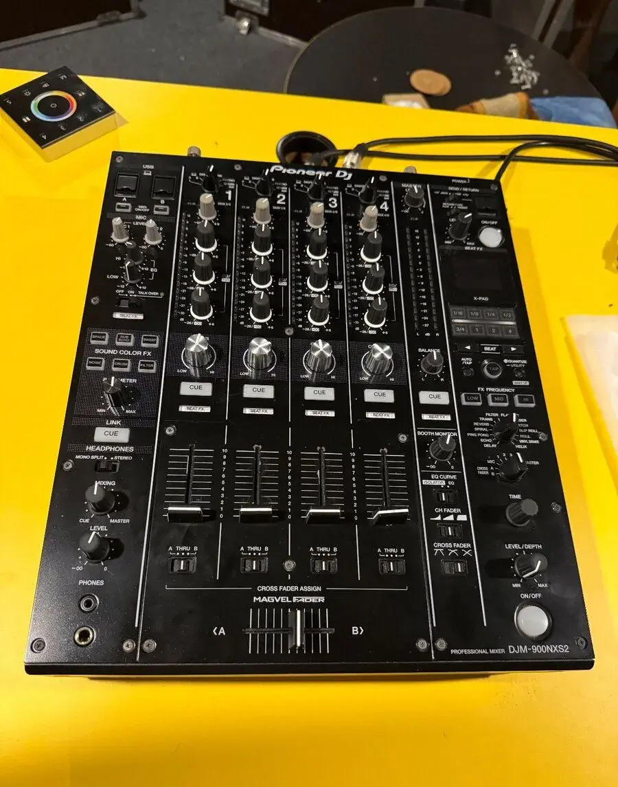 Pioneer mix + gramofony Technics + Allen&Heath mix
