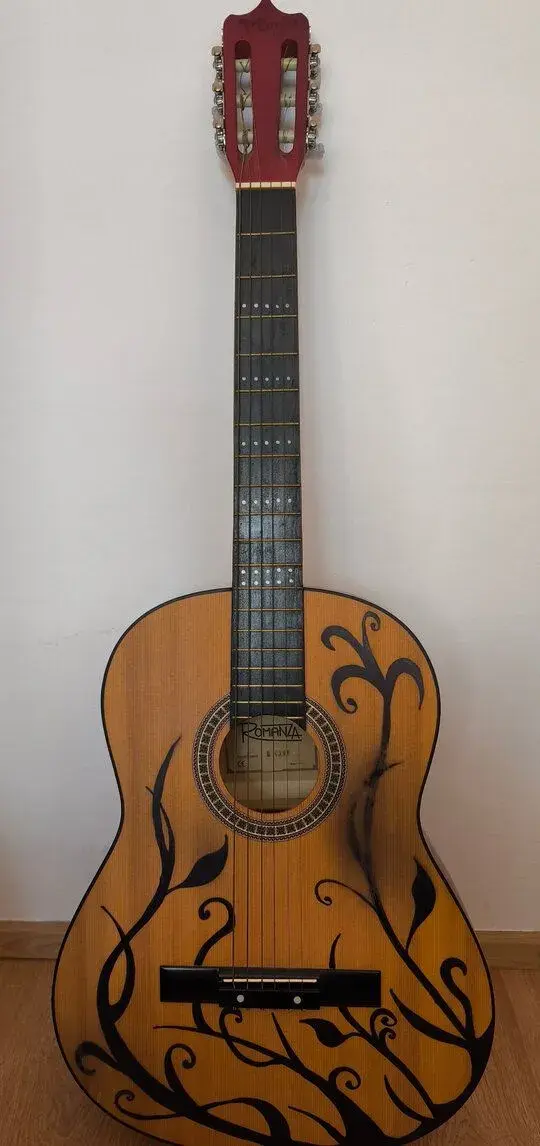 Akustická kytara Romanza